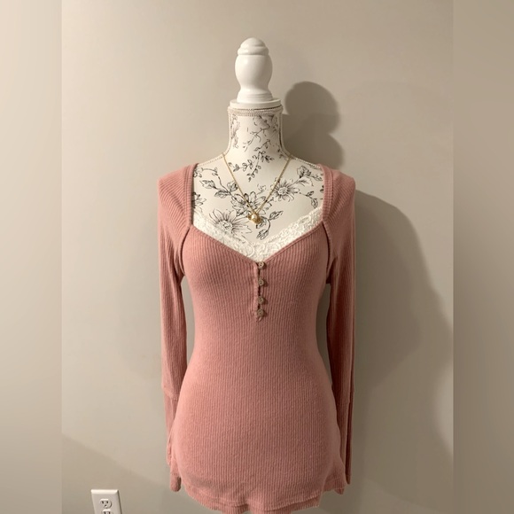 BKE Henley - Picture 1 of 6